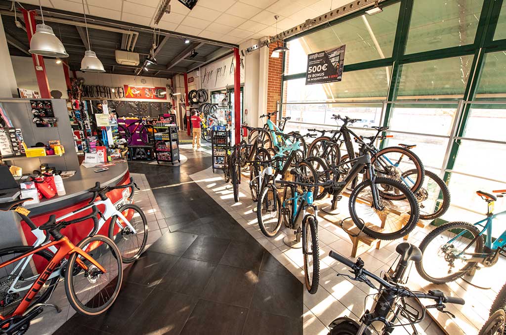 Banner_chi_siamo_negozio_newbike_interno