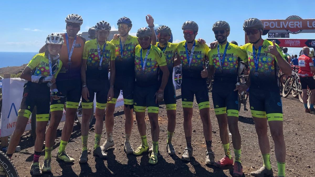 Ciclisti New Bike alla "Capoliveri Legend Cup"