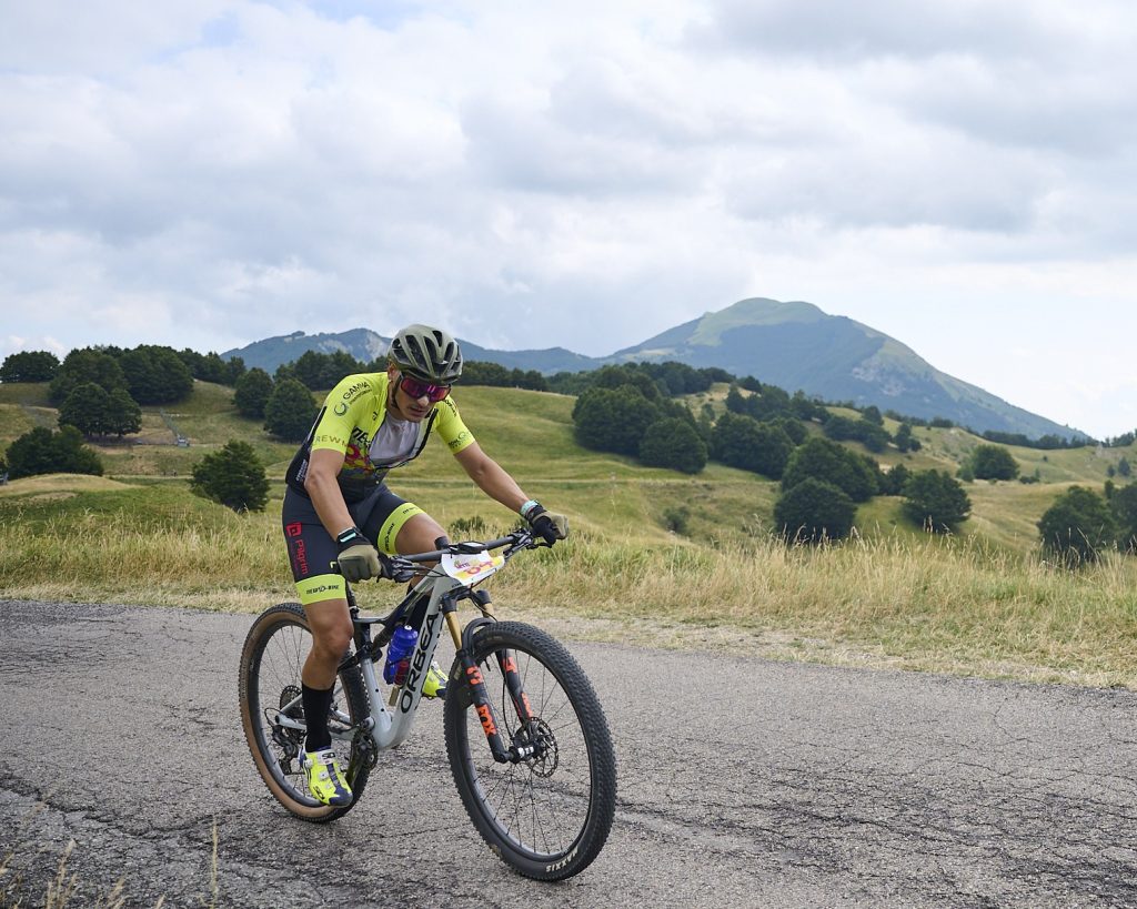 Croci Simone lungo il percorso di "Appennino MTB Race"