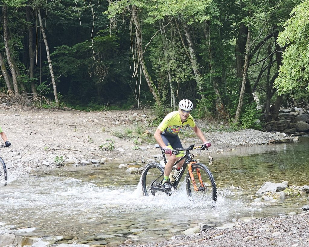 Incerti Vezzani Otello lungo il percorso di "Appennino MTB Race"