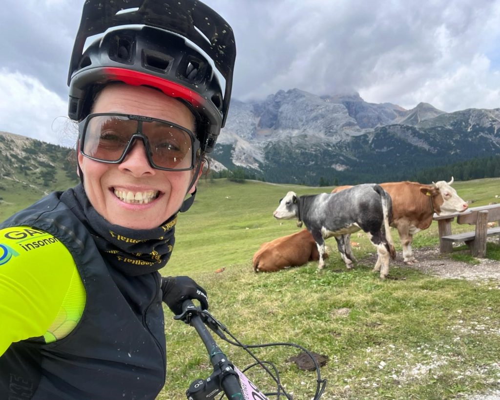 Zottoli Erika lungo il percorso della "Dolomiti Super Bike"