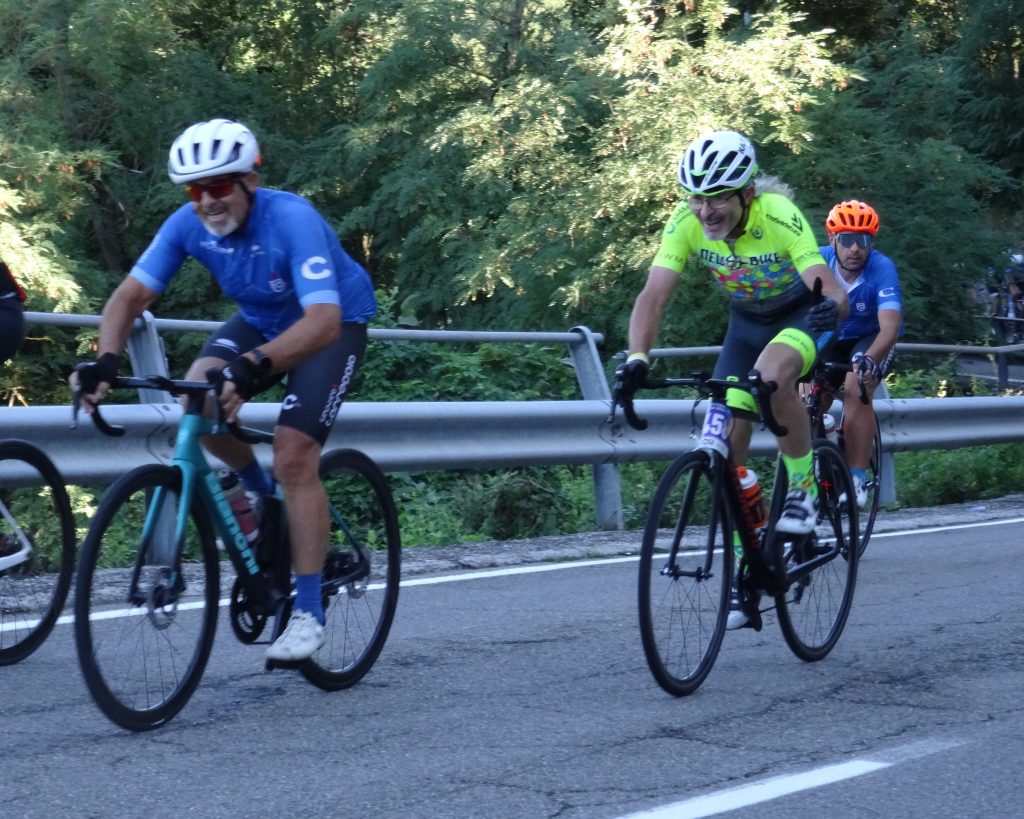 Parenti Rodrigo lungo il percorso della "53° Granfondo Matildica"