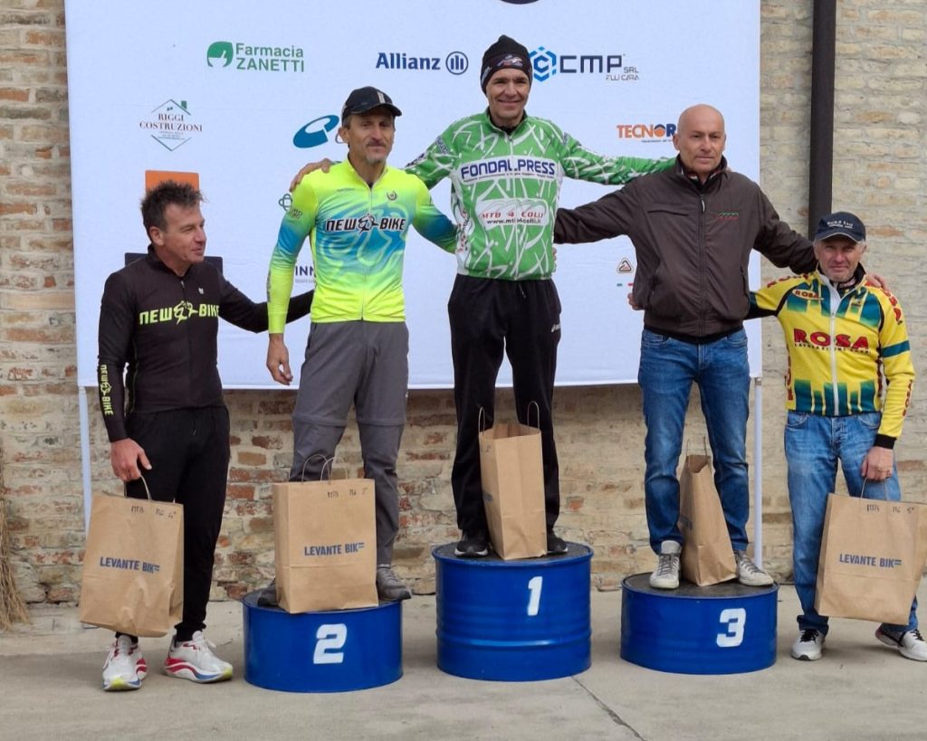 Portioli Gianluca e Bertolani Cristian sul podio di categoria della gara MTB della 2° Tappa del "Trofeo Modenese Mtb e Ciclocross"
