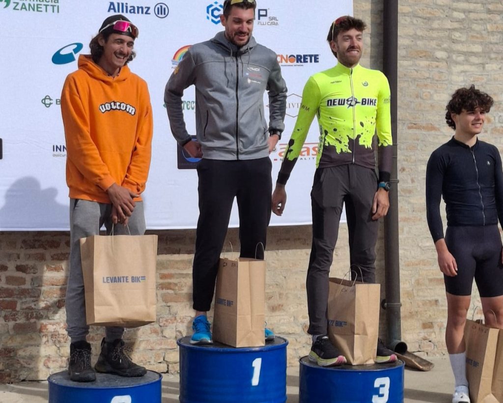 Ricco Matteo sul podio di categoria della gara MTB della 2° Tappa del "Trofeo Modenese Mtb e Ciclocross"