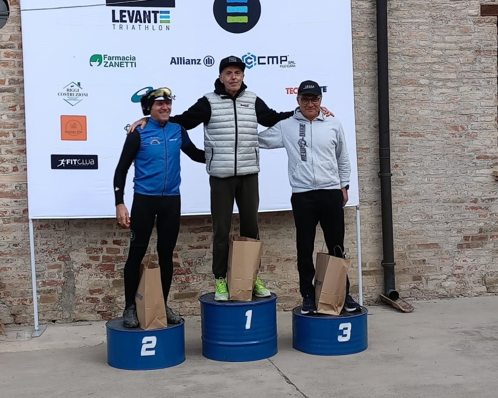 Travaglioli Fedele sul podio di categoria della gara MTB della 2° Tappa del "Trofeo Modenese di Mtb e Ciclocross"