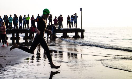 Matteo Marastoni Team New Bike nella frazione nuoto gara di triathlon