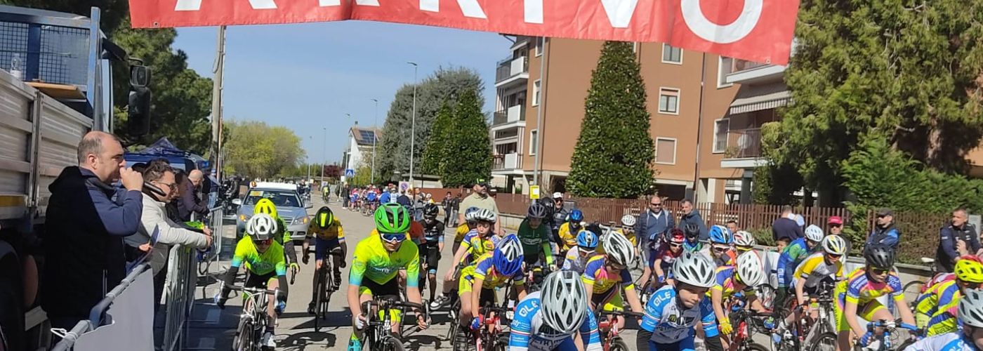 Giovanissimi del Team New Bike in gara a a Villafranca (VR)