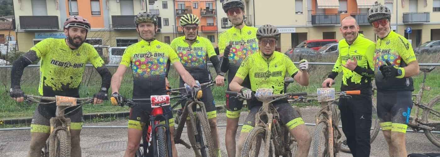 Ciclisti New Bike alla "Granfondo Tre Valli Gist"